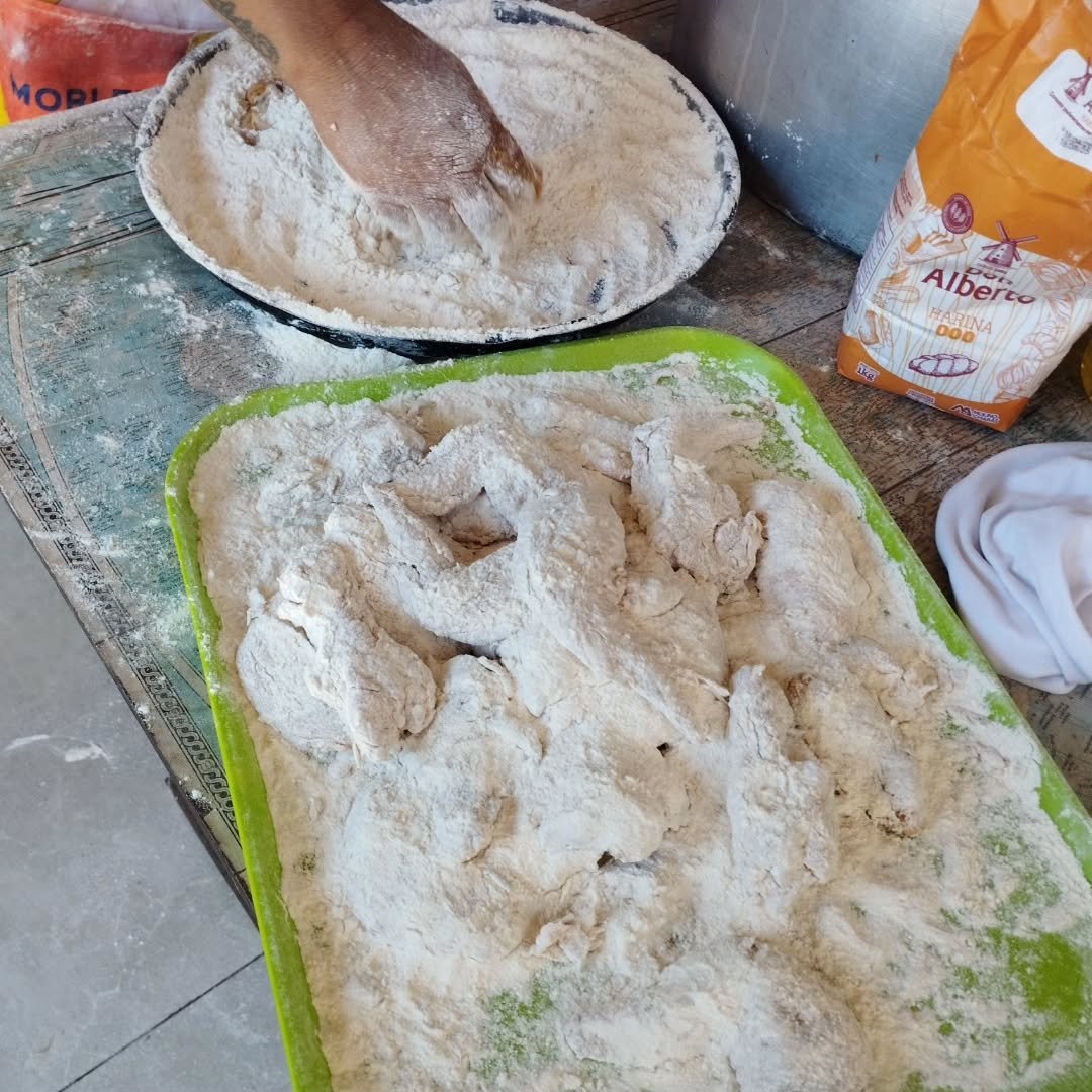 Postres de arroz con leche donados, listos para repartir